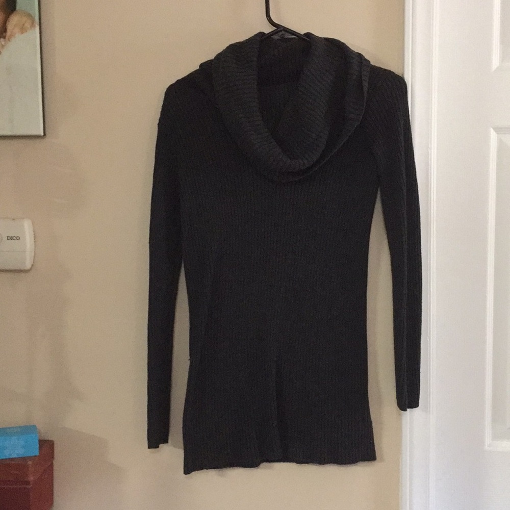 Gap Maternity shirt